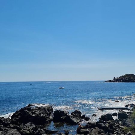 Apartamento Camera Luna Fronte Mare Aci Trezza Aci Castello Exterior foto
